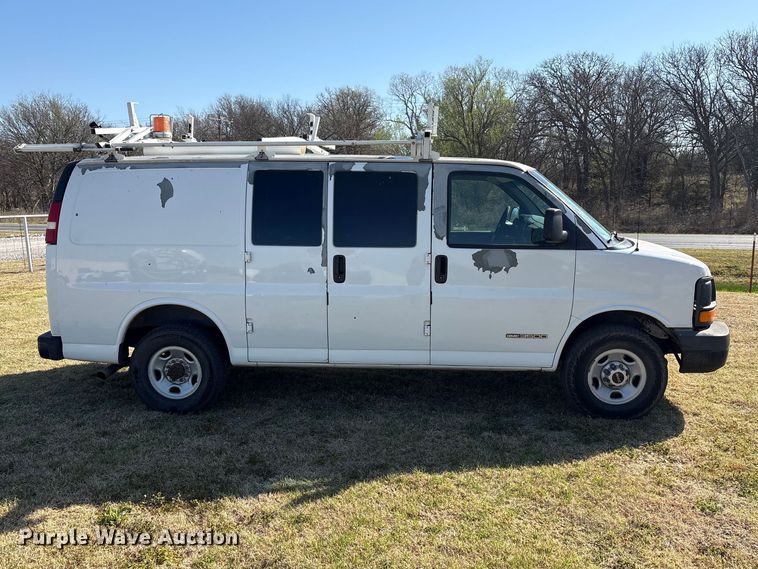 image for item NK9055 2003 GMC Savana van