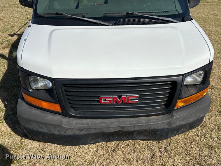 image for item NK9055 2003 GMC Savana van