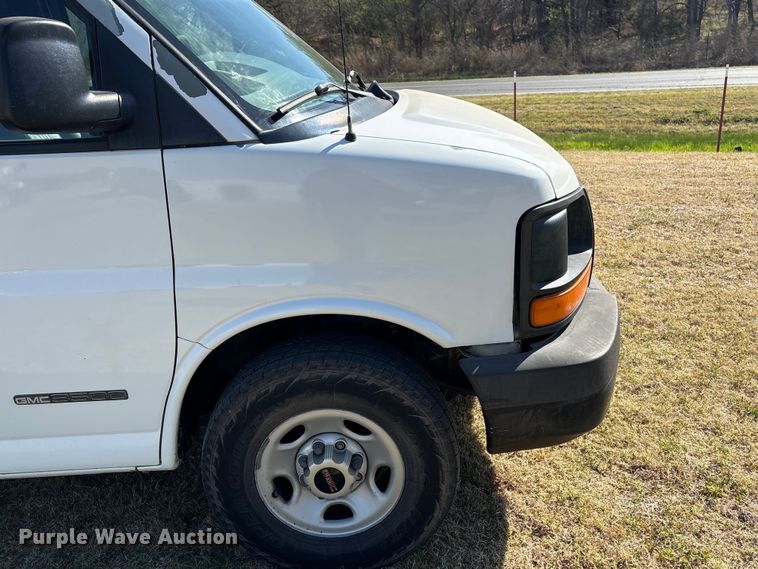 image for item NK9055 2003 GMC Savana van