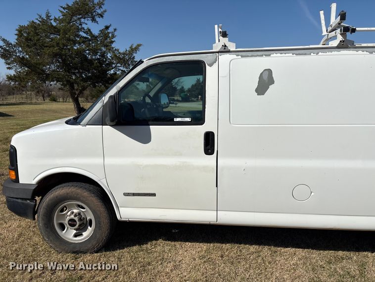 image for item NK9055 2003 GMC Savana van