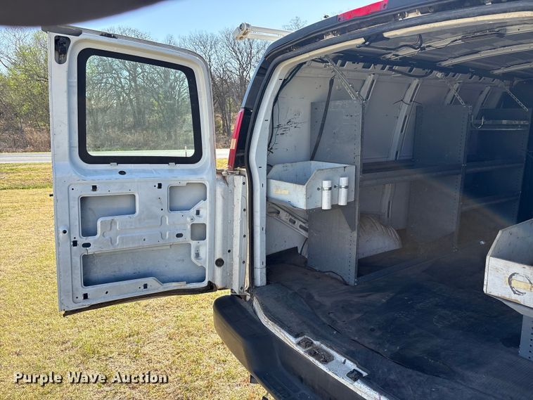 image for item NK9055 2003 GMC Savana van