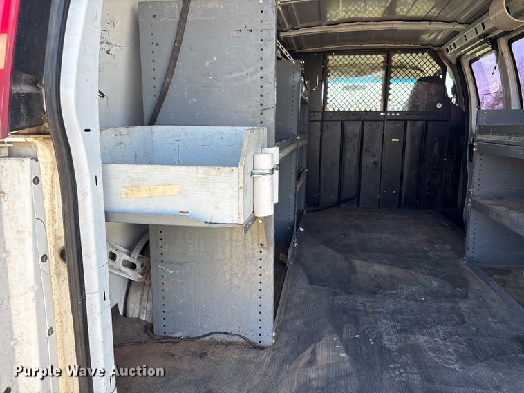 image for item NK9055 2003 GMC Savana van