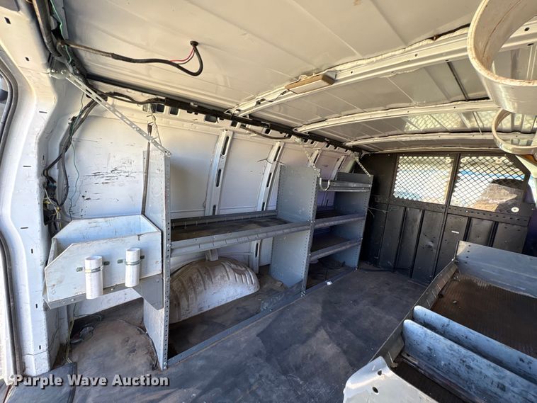 image for item NK9055 2003 GMC Savana van