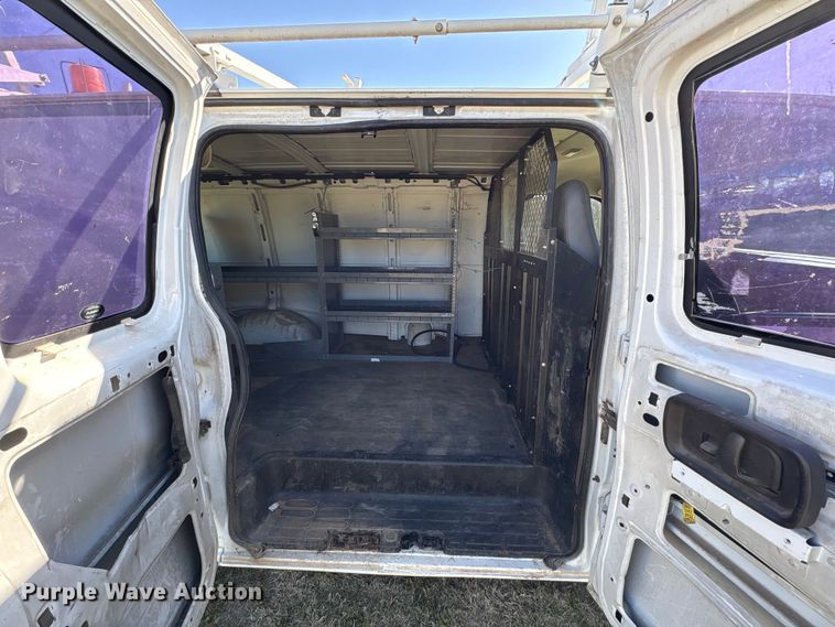 image for item NK9055 2003 GMC Savana van