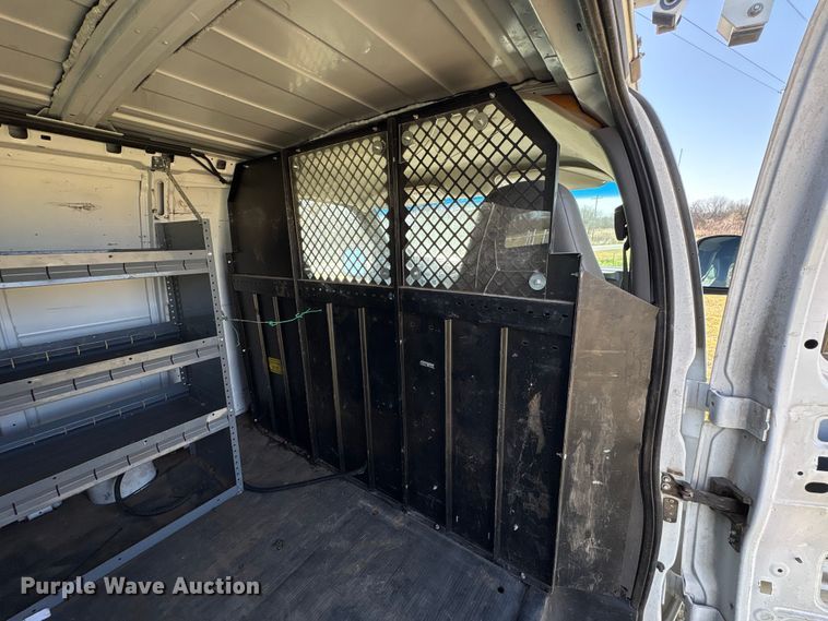 image for item NK9055 2003 GMC Savana van