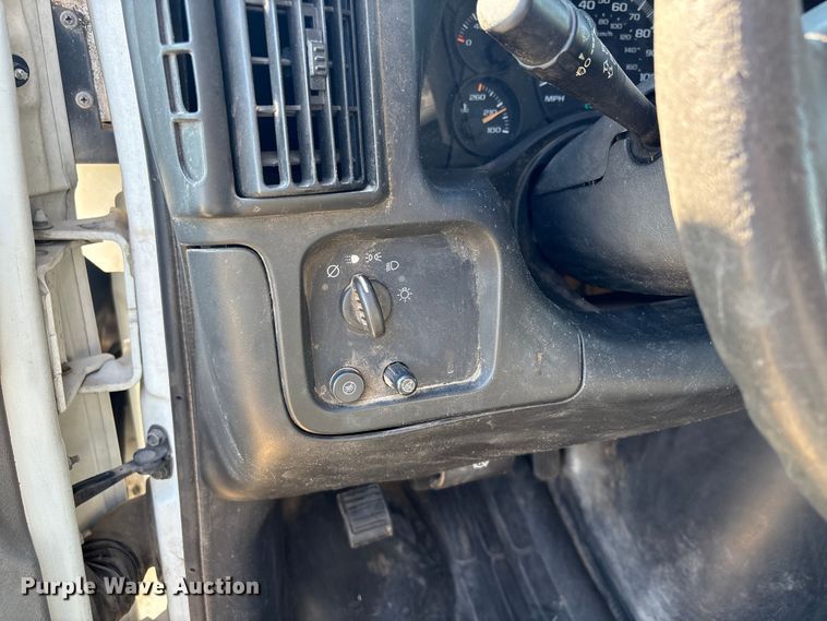 image for item NK9055 2003 GMC Savana van