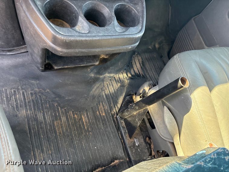 image for item NK9055 2003 GMC Savana van