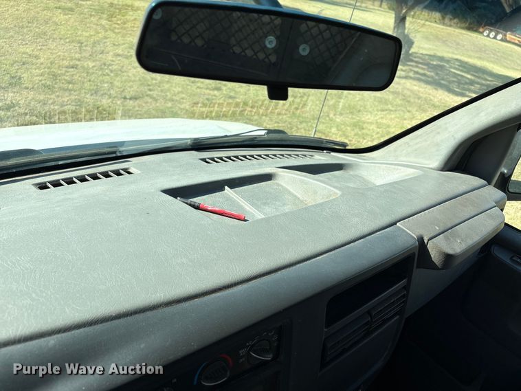 image for item NK9055 2003 GMC Savana van