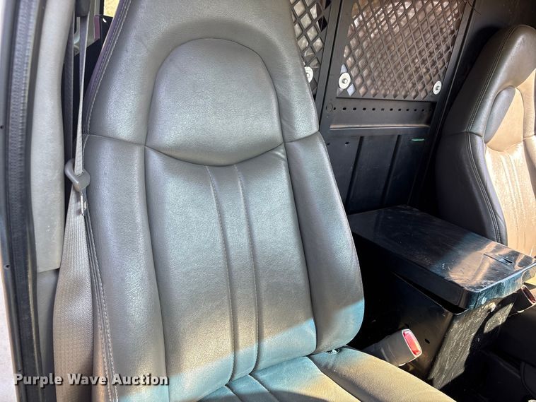 image for item NK9055 2003 GMC Savana van