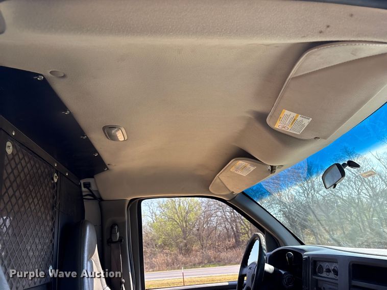 image for item NK9055 2003 GMC Savana van