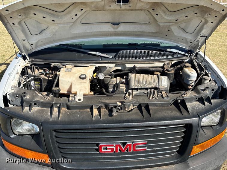 image for item NK9055 2003 GMC Savana van