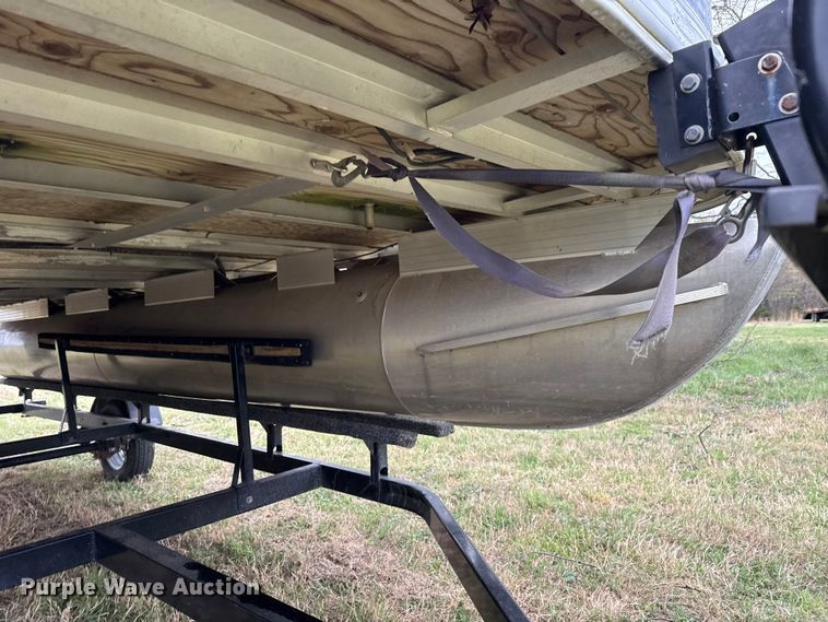 image for item NK9127 2012 Sun Tracker Fishin' Barge 20 boat