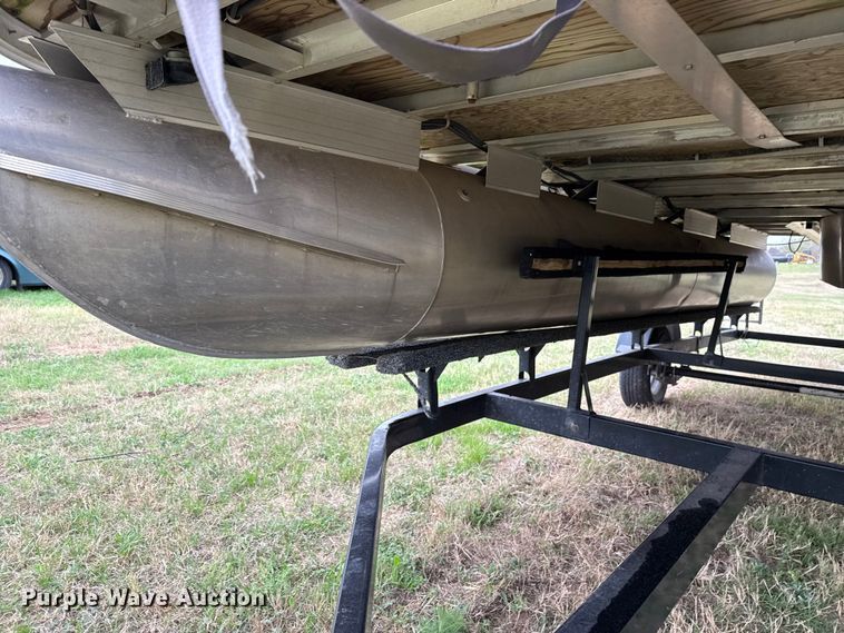 image for item NK9127 2012 Sun Tracker Fishin' Barge 20 boat