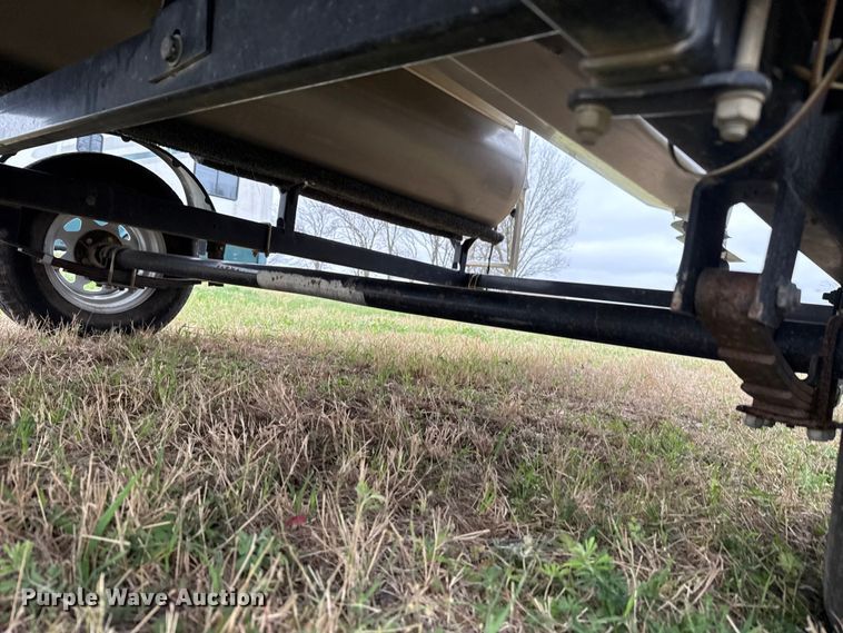 image for item NK9127 2012 Sun Tracker Fishin' Barge 20 boat