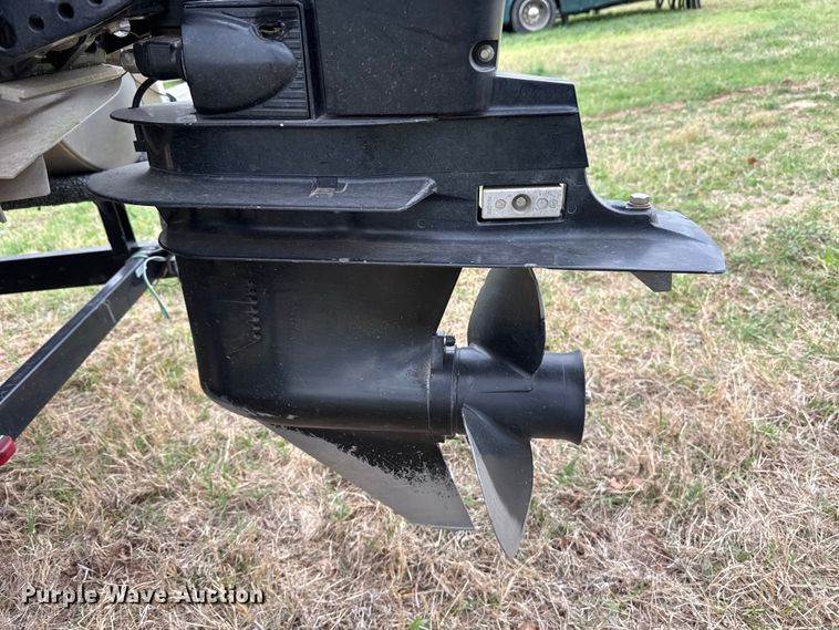 image for item NK9127 2012 Sun Tracker Fishin' Barge 20 boat