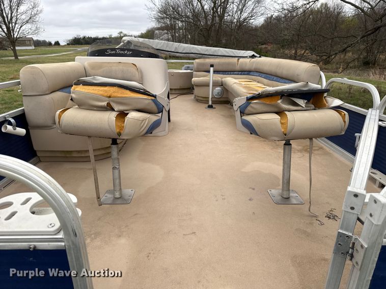 image for item NK9127 2012 Sun Tracker Fishin' Barge 20 boat