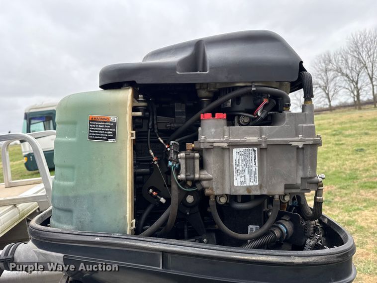 image for item NK9127 2012 Sun Tracker Fishin' Barge 20 boat