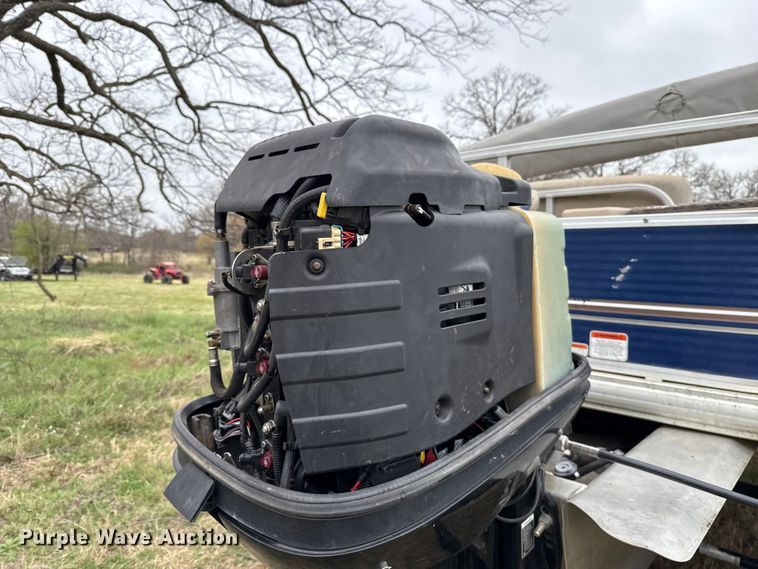 image for item NK9127 2012 Sun Tracker Fishin' Barge 20 boat