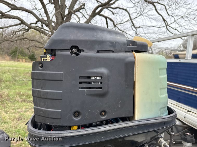 image for item NK9127 2012 Sun Tracker Fishin' Barge 20 boat