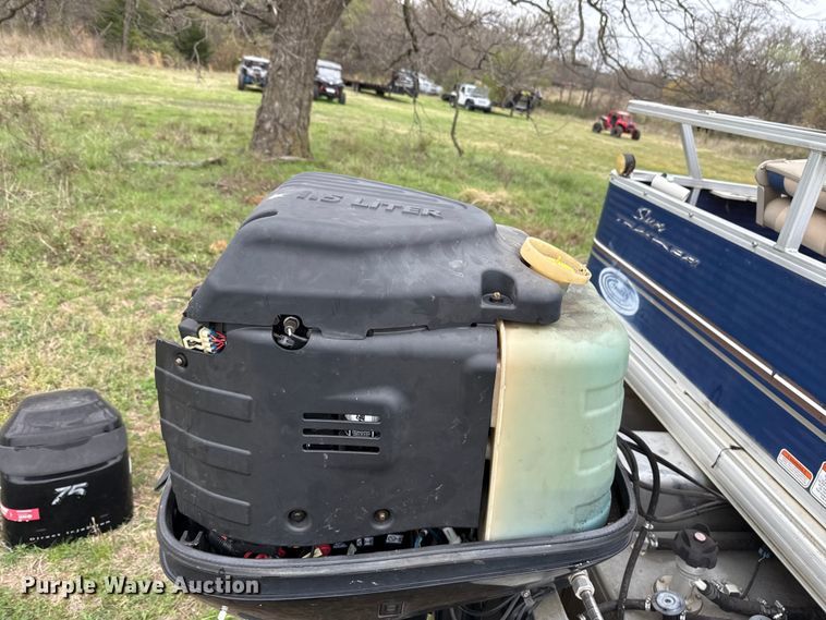 image for item NK9127 2012 Sun Tracker Fishin' Barge 20 boat