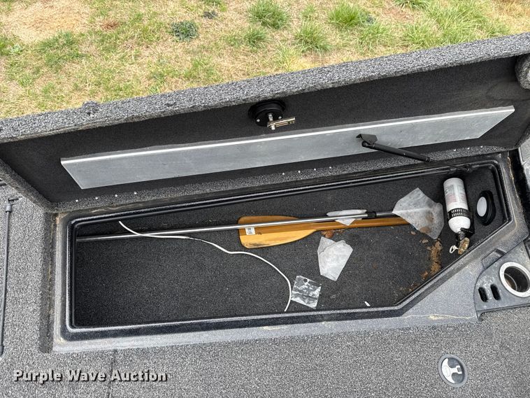 image for item NK9128 2019 White River Nitro Z19 boat