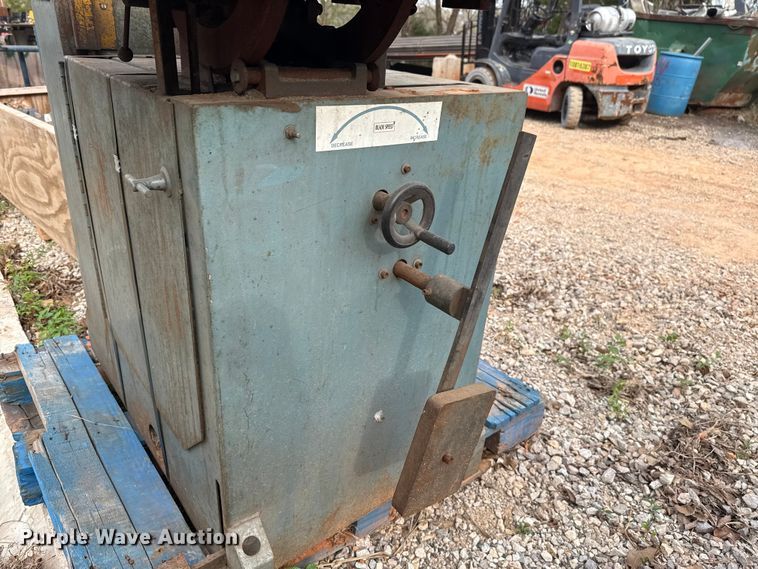 image for item NK9139 Journeyman  band saw