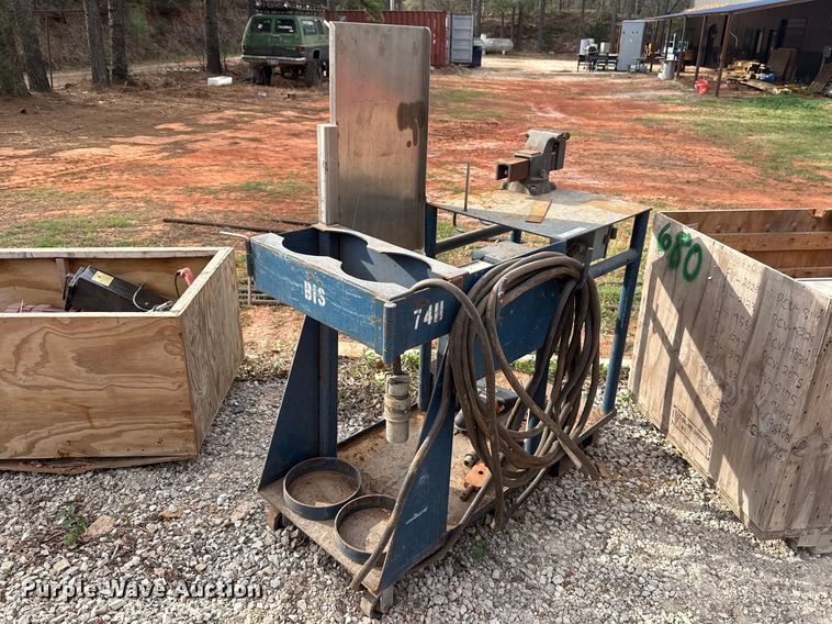 Welding table