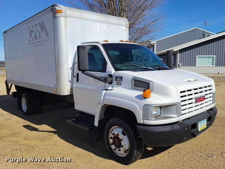 image for item NK9916 2004 GMC C5500 box truck