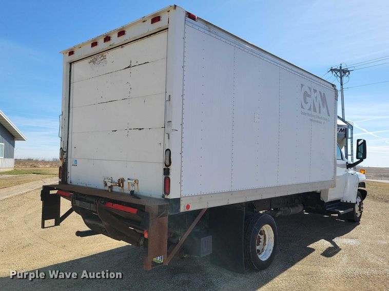 image for item NK9916 2004 GMC C5500 box truck