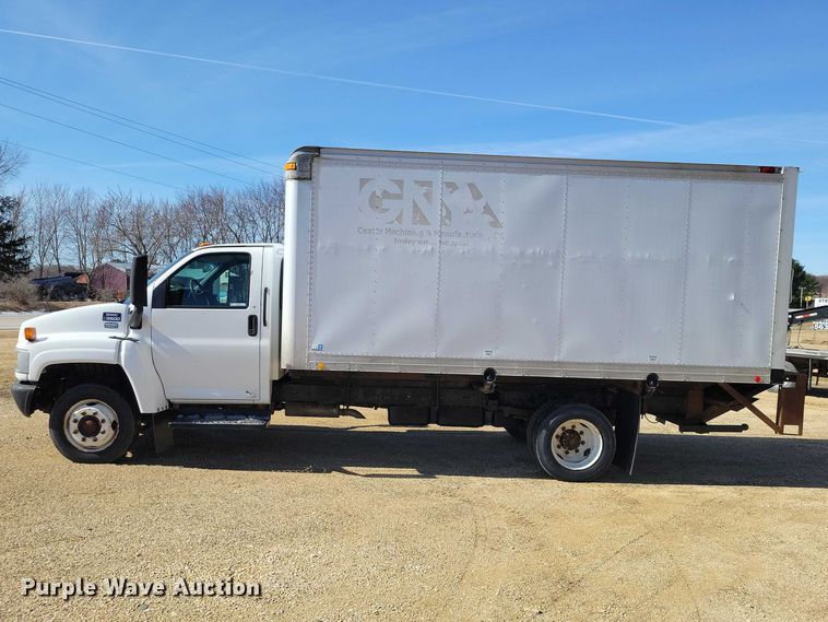 image for item NK9916 2004 GMC C5500 box truck
