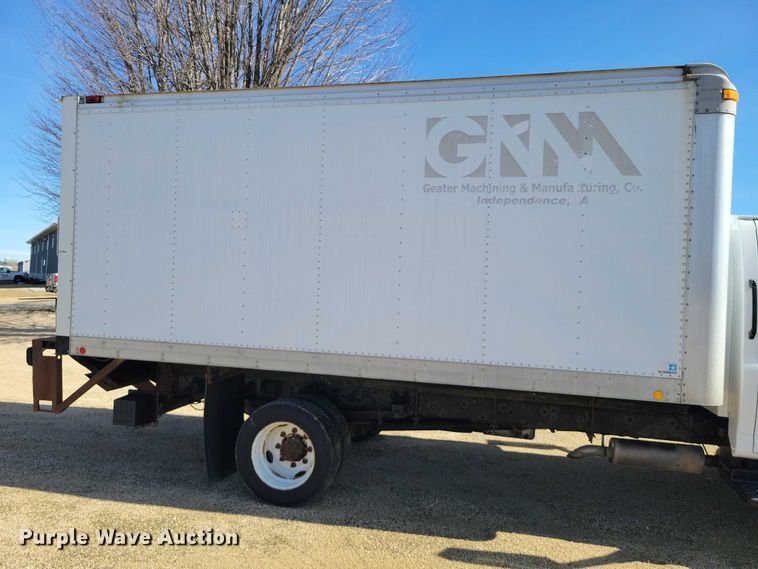 image for item NK9916 2004 GMC C5500 box truck
