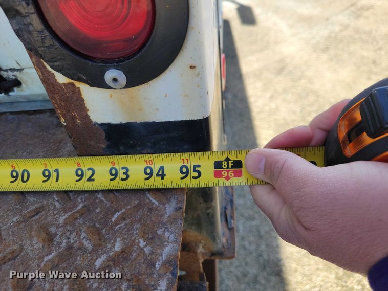 image for item NK9916 2004 GMC C5500 box truck