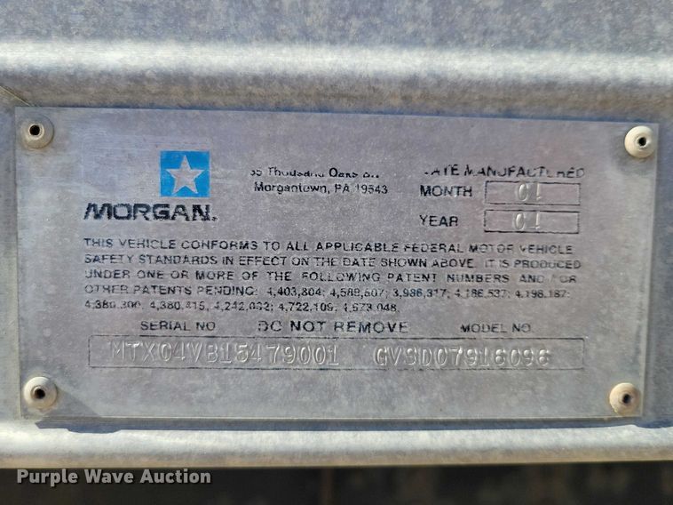 image for item NK9916 2004 GMC C5500 box truck