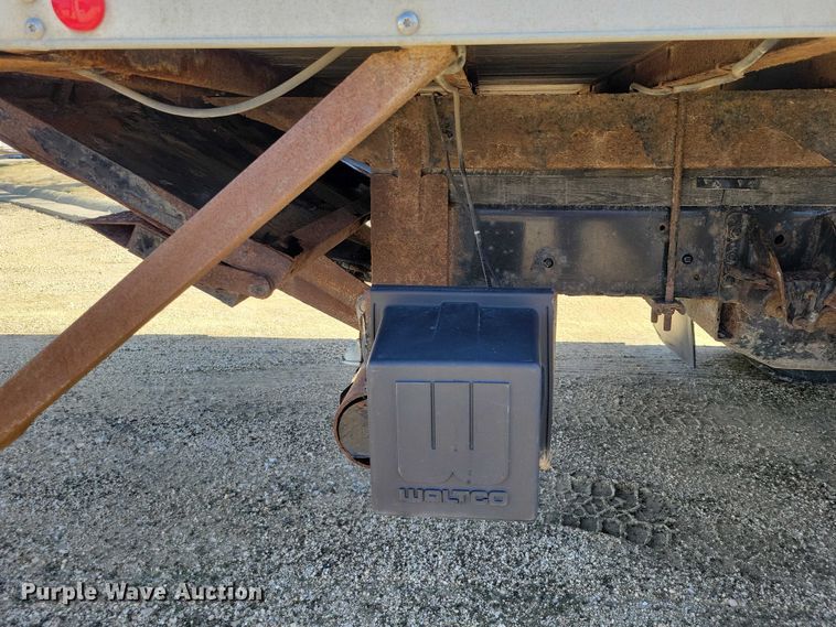 image for item NK9916 2004 GMC C5500 box truck