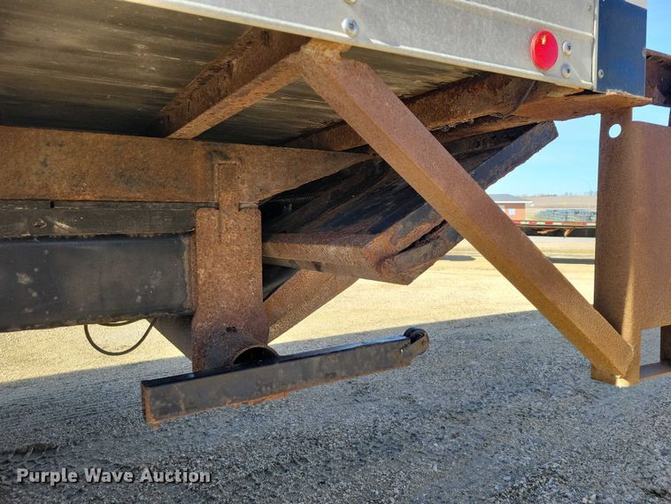 image for item NK9916 2004 GMC C5500 box truck