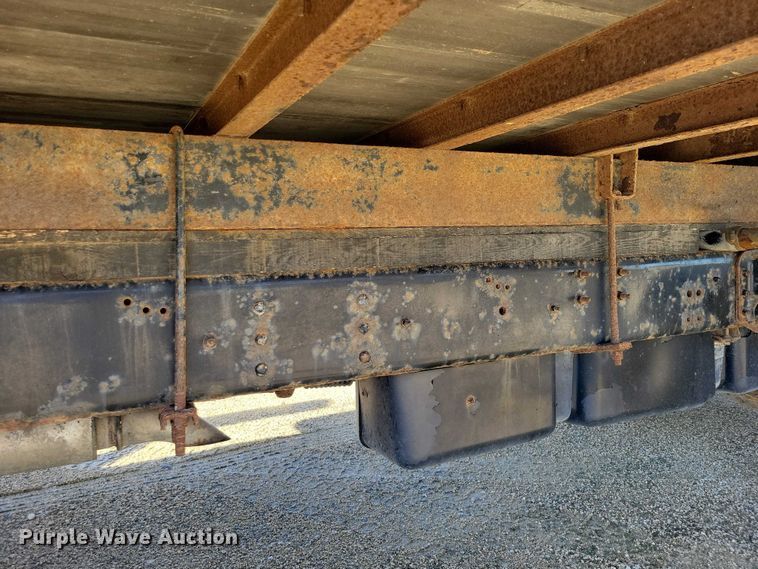 image for item NK9916 2004 GMC C5500 box truck