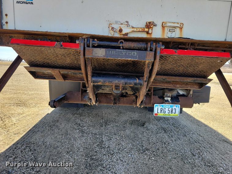 image for item NK9916 2004 GMC C5500 box truck