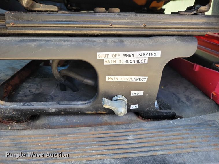 image for item NK9916 2004 GMC C5500 box truck