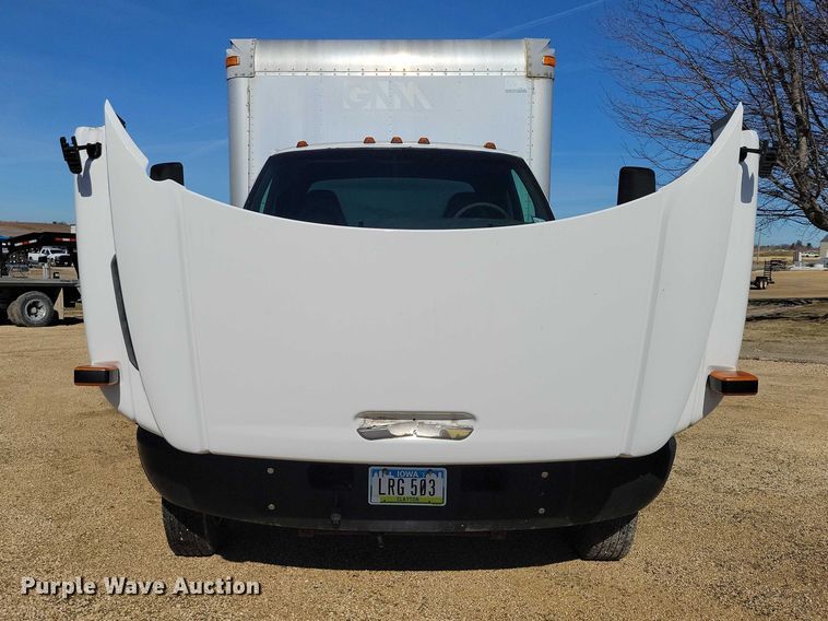 image for item NK9916 2004 GMC C5500 box truck