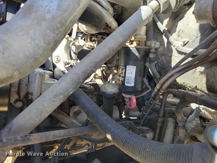 image for item NK9916 2004 GMC C5500 box truck