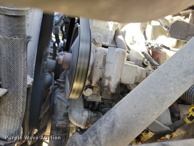 image for item NK9916 2004 GMC C5500 box truck