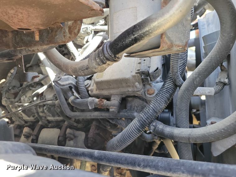 image for item NK9916 2004 GMC C5500 box truck