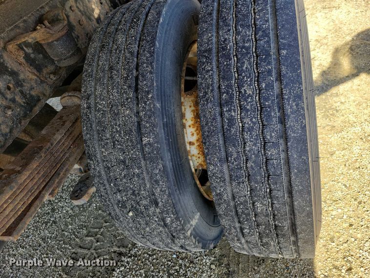 image for item NK9916 2004 GMC C5500 box truck