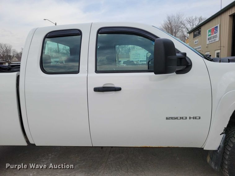 image for item NK9934 2012 Chevrolet  Silverado 2500HD  Ext. Cab pickup truck
