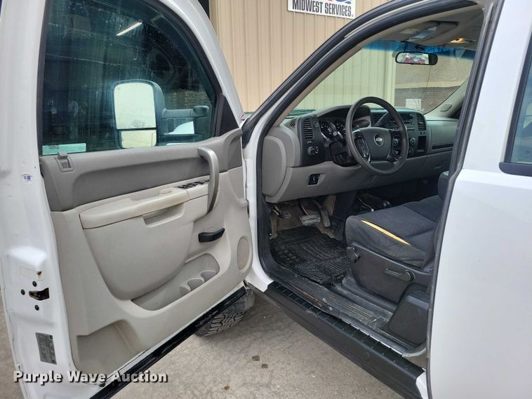 image for item NK9934 2012 Chevrolet  Silverado 2500HD  Ext. Cab pickup truck