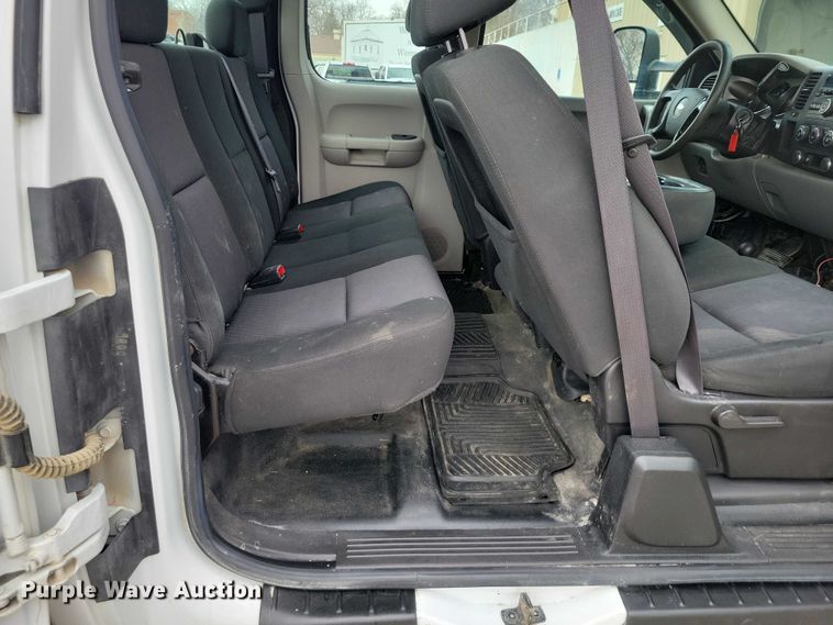 image for item NK9934 2012 Chevrolet  Silverado 2500HD  Ext. Cab pickup truck