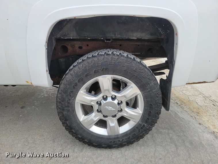 image for item NK9934 2012 Chevrolet  Silverado 2500HD  Ext. Cab pickup truck