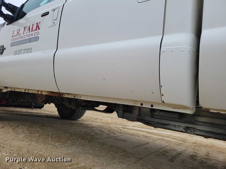 image for item NK9939 2014 Ford F350 Super Duty Crew Cab pickup truck