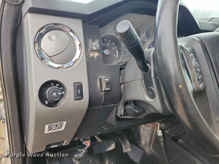 image for item NK9939 2014 Ford F350 Super Duty Crew Cab pickup truck