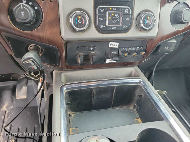 image for item NK9939 2014 Ford F350 Super Duty Crew Cab pickup truck